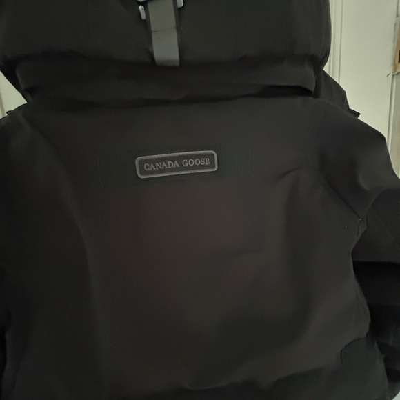 Canada Goose Lyndale Parka size XS - Picture 7 of 8
